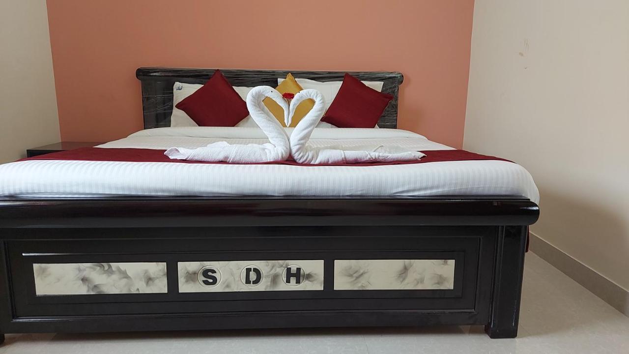 Sumukha Divine Holidays 티루파티 외부 사진